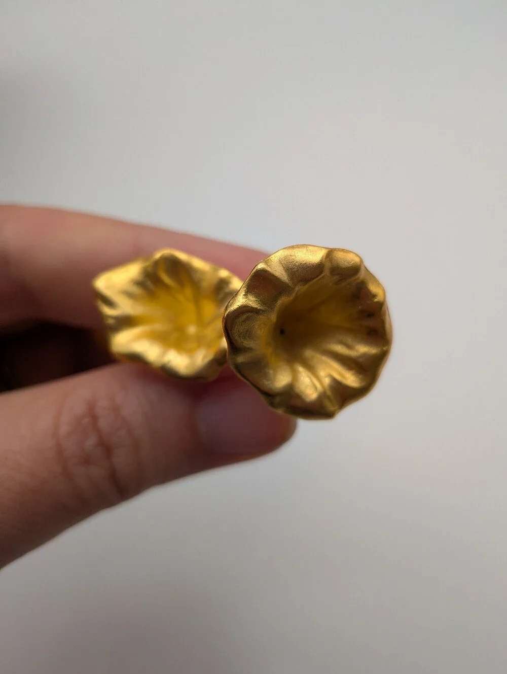 Vintage Jacqueline Ferrar Gold Toned Nightshade Floral Leaf Pin Brooch